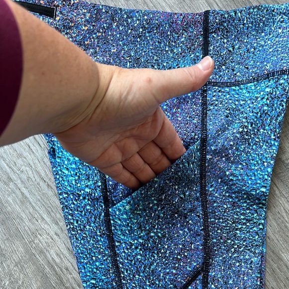 BNWOT Lululemon Speed Tight V Strive Multi Black size 6 - Picture 9 of 10